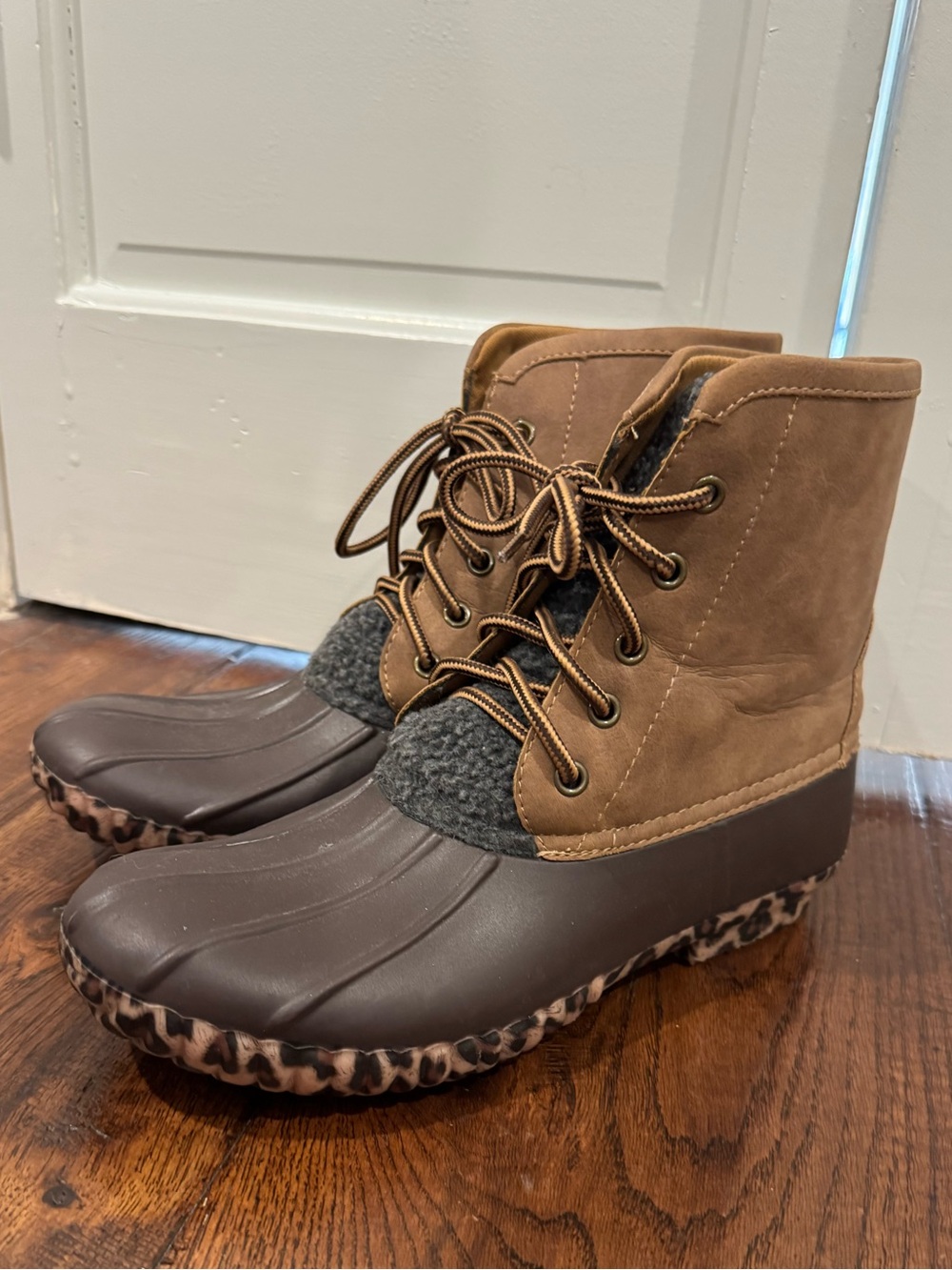 Women's Waterproof Brown Lace-Up Winter Boots with Faux-Fur Collar